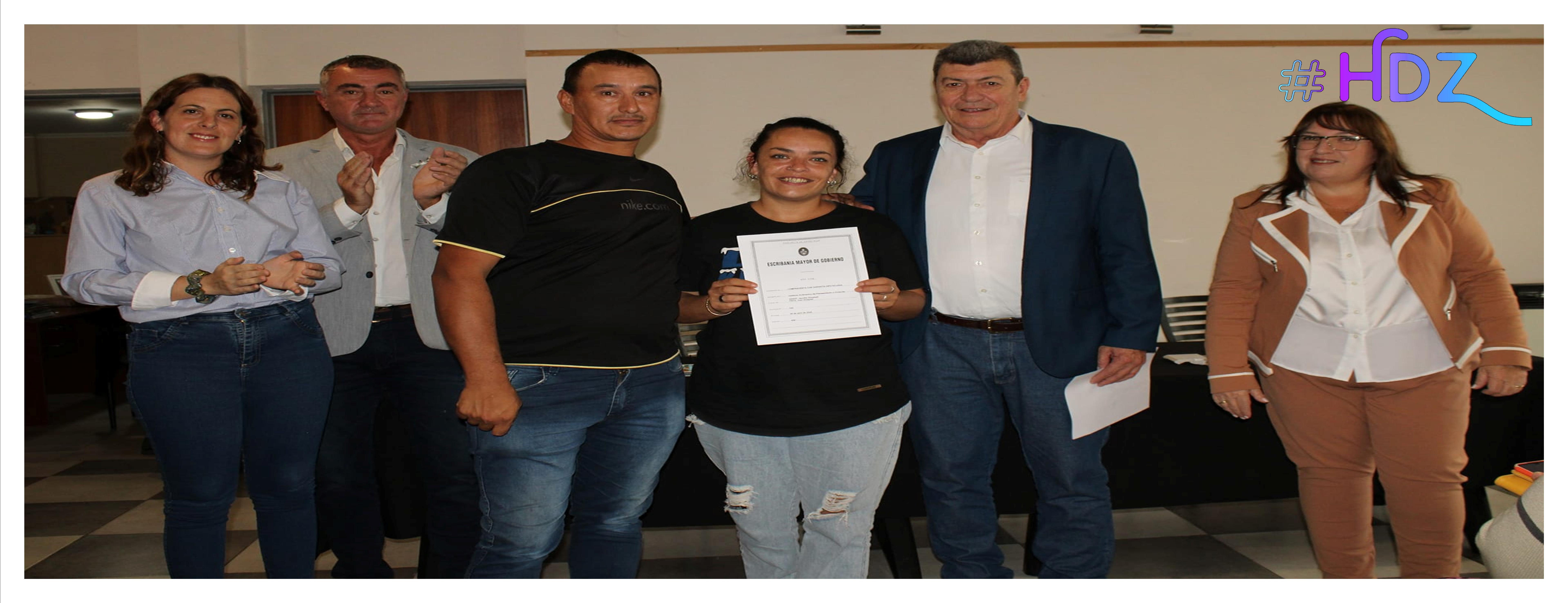 Familias de la Localidad Recibieron Escrituras de sus Viviendas IAPV