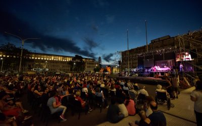 Se estrenó el espectáculo Romance de los Pueblos Libres, en la Plaza Mansilla