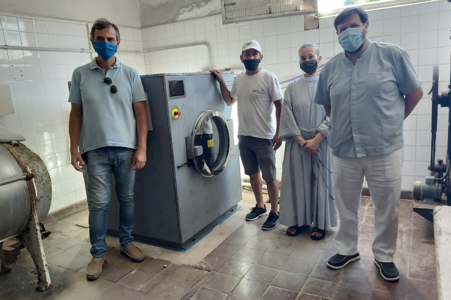 Nueva lavadora para el hospital 9 de Julio de La Paz - Ministerio de Salud
